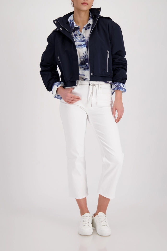 Straight-leg jeans with frayed details