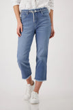 Straight-leg jeans with frayed details