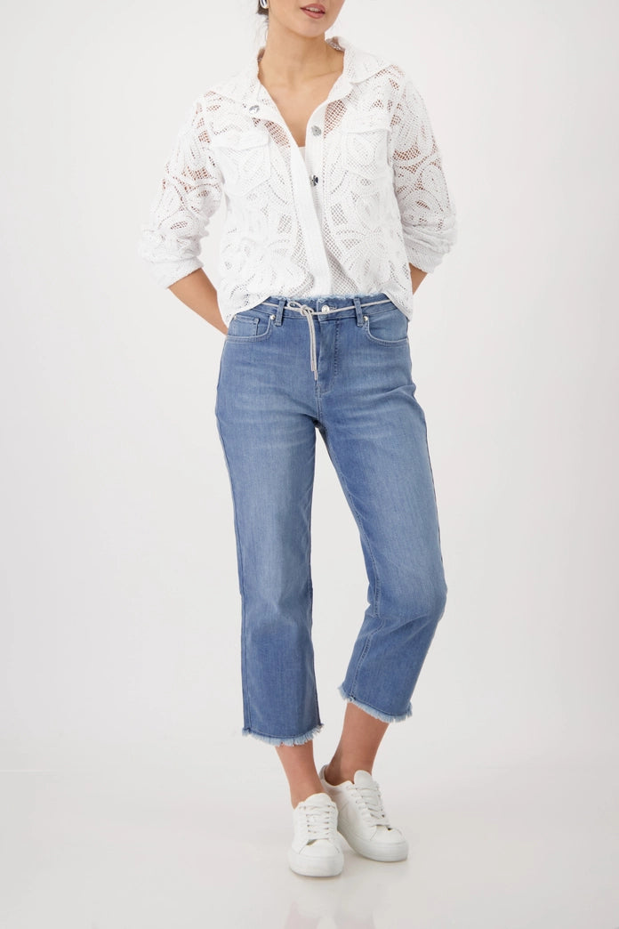 Straight-leg jeans with frayed details